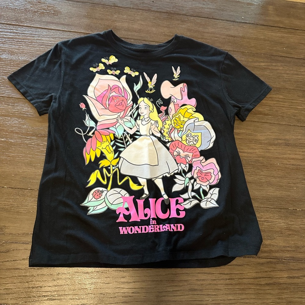 Disney Women's Sz Sm Alice in Wonderland T-Shirt - Black